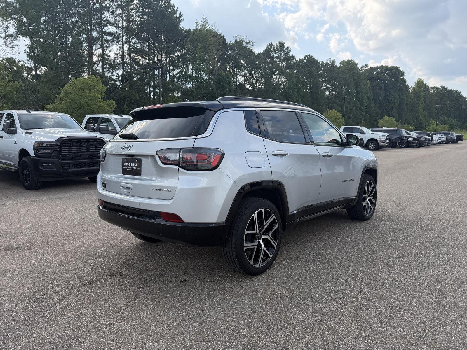 Used 2025 Silver Zynith Metallic Clearcoat Jeep Limited image 6