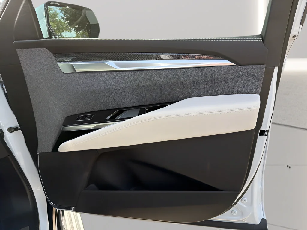 Used 2026 Vibrant White Tricoat Cadillac V-Series image 43