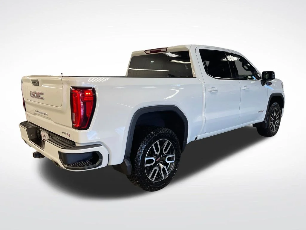 Used 2022 White GMC AT4 image 5