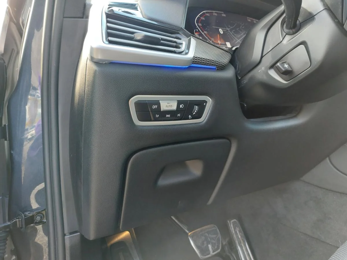 Used 2022 Blue BMW xDrive40i Sports Activity Vehicle image 15