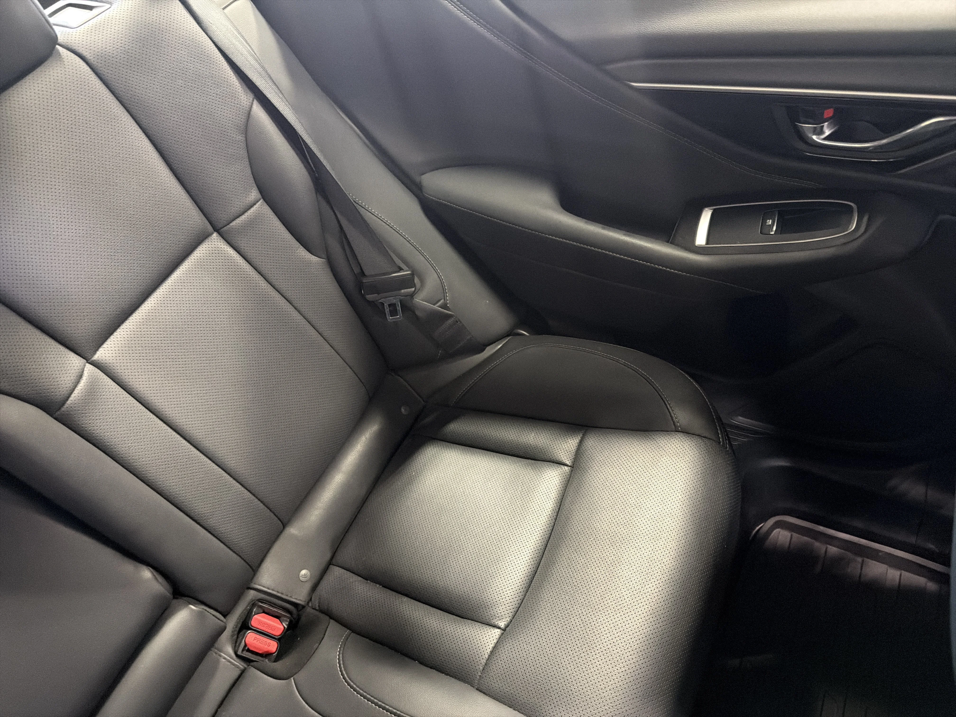 Used 2020 Magnetite Gray Metallic Subaru Limited image 14
