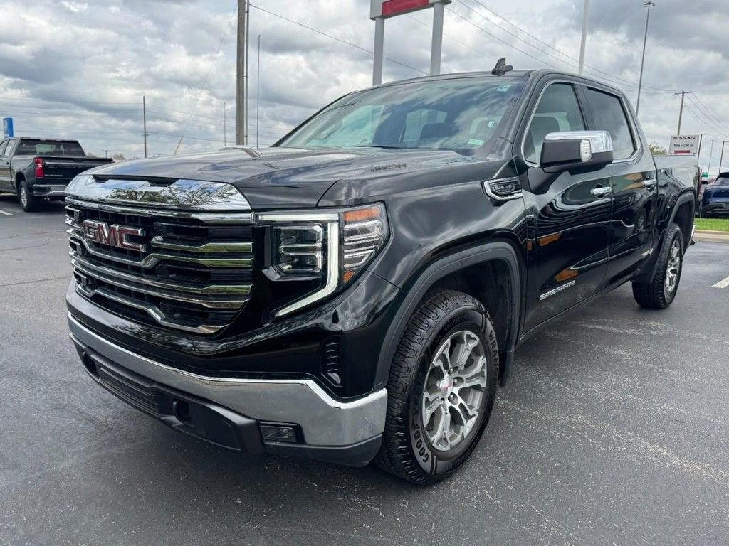 Used 2025 Black GMC SLT image 8