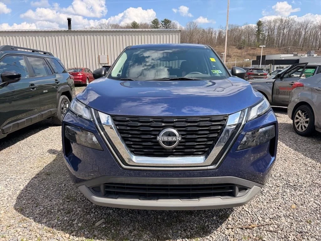 Used 2023 Blue Nissan S image 5