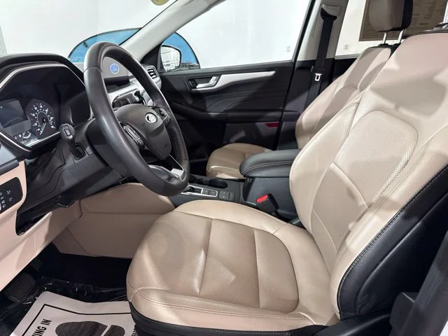 Used 2022 White Ford SEL image 18