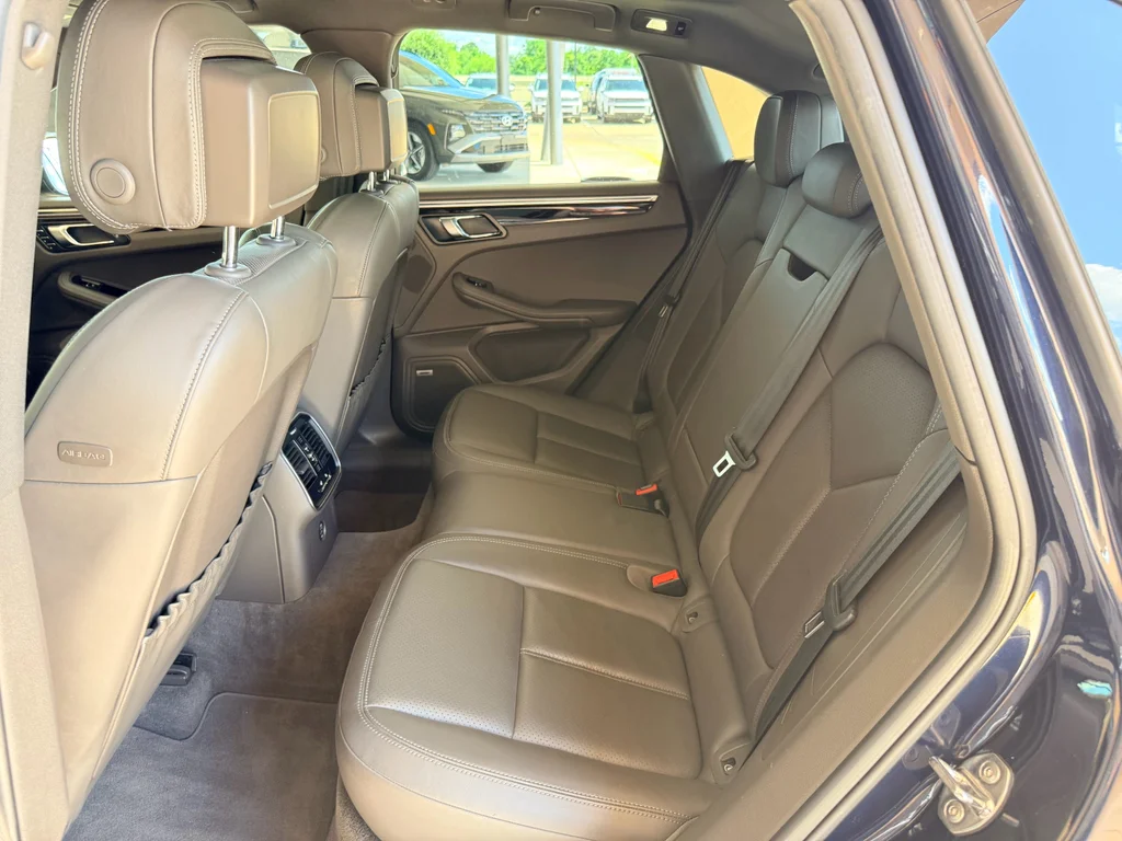 Used 2019 Night Blue Metallic Porsche Base image 26