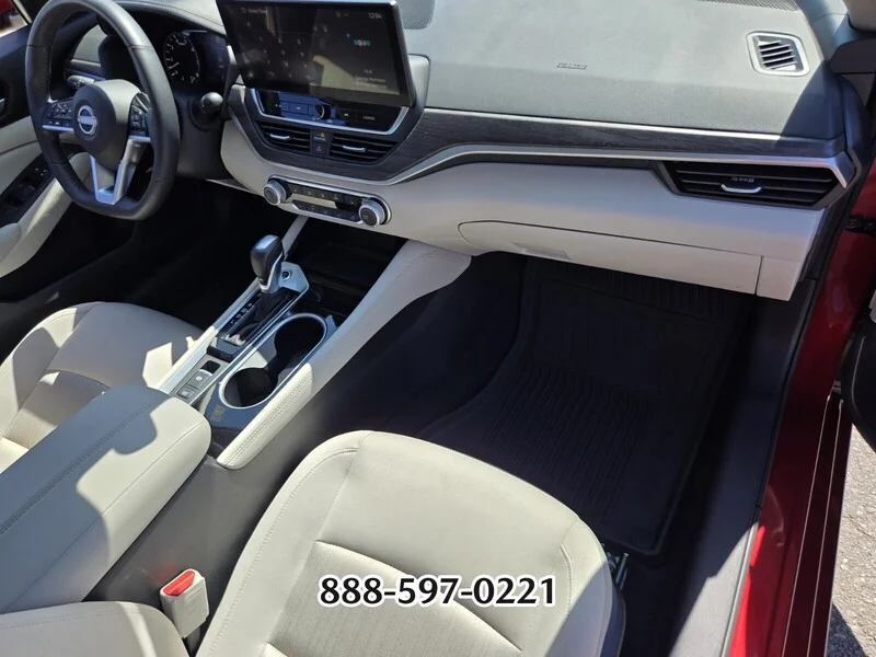 Used 2024 Scarlet NISSAN 2.5 SV image 19