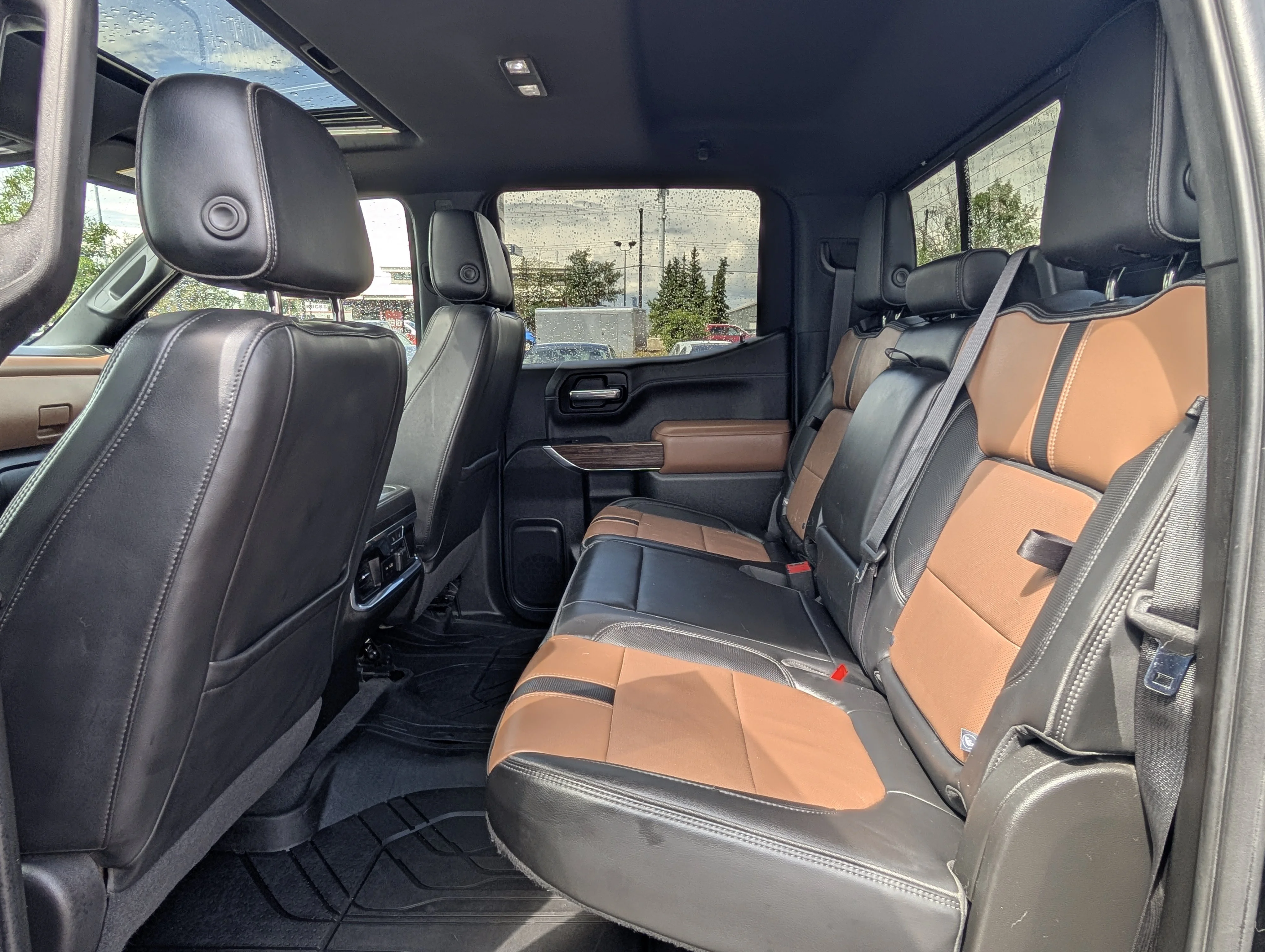 Used 2020 Black Chevrolet High Country image 21