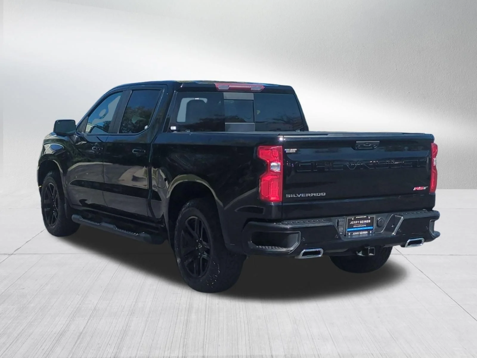 Used 2022 Black Chevrolet RST image 4