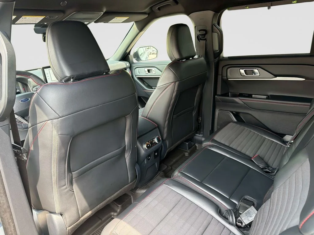 Used 2025 Vapor Blue Ford ST-Line image 15
