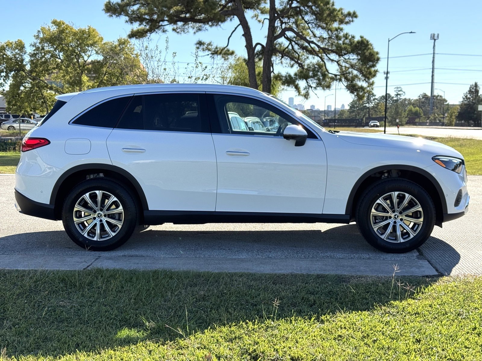 New 2026 Polar White Mercedes-Benz GLC 300 image 27