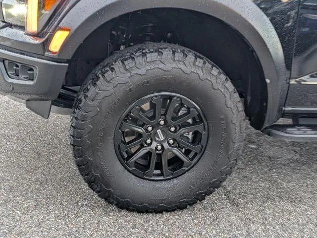 Certified Used 2025 Agate Black Metallic Ford Raptor image 28
