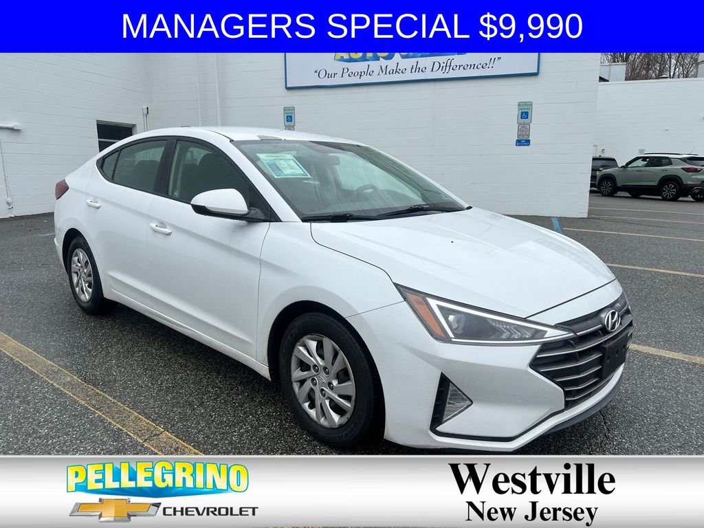White 2019 Hyundai Elantra SE FWD Sedan Front-Wheel Drive