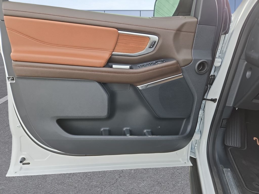 Used 2026 Oxford White Clearcoat Ford King Ranch image 17