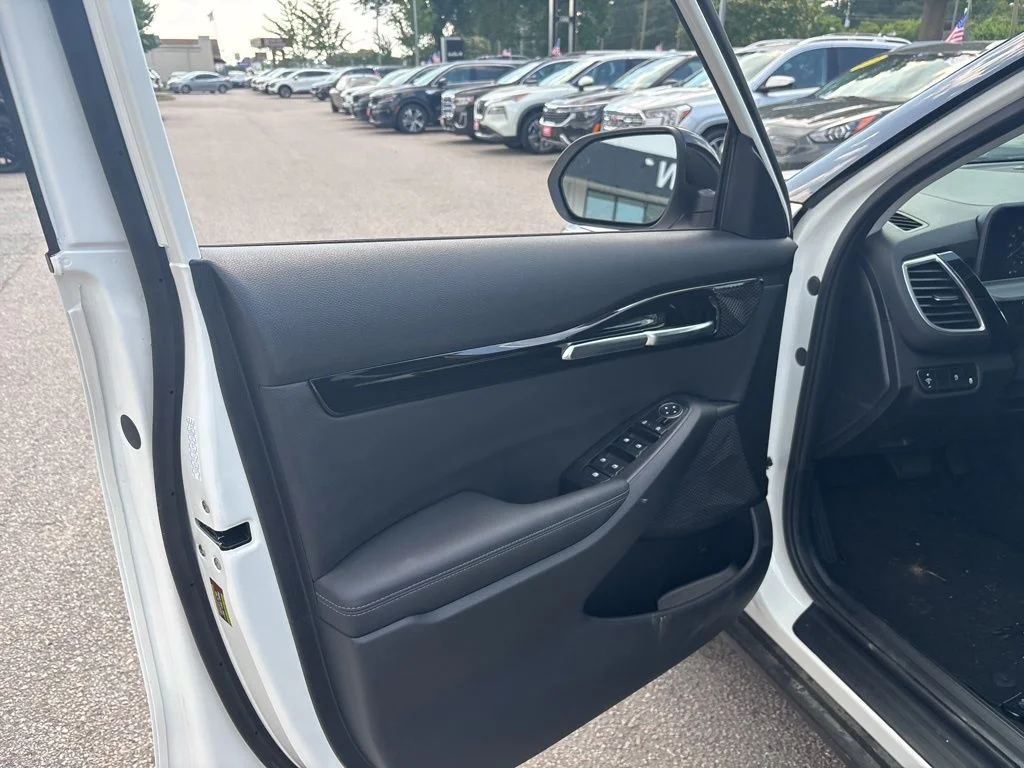 Used 2024 White Kia SX image 16