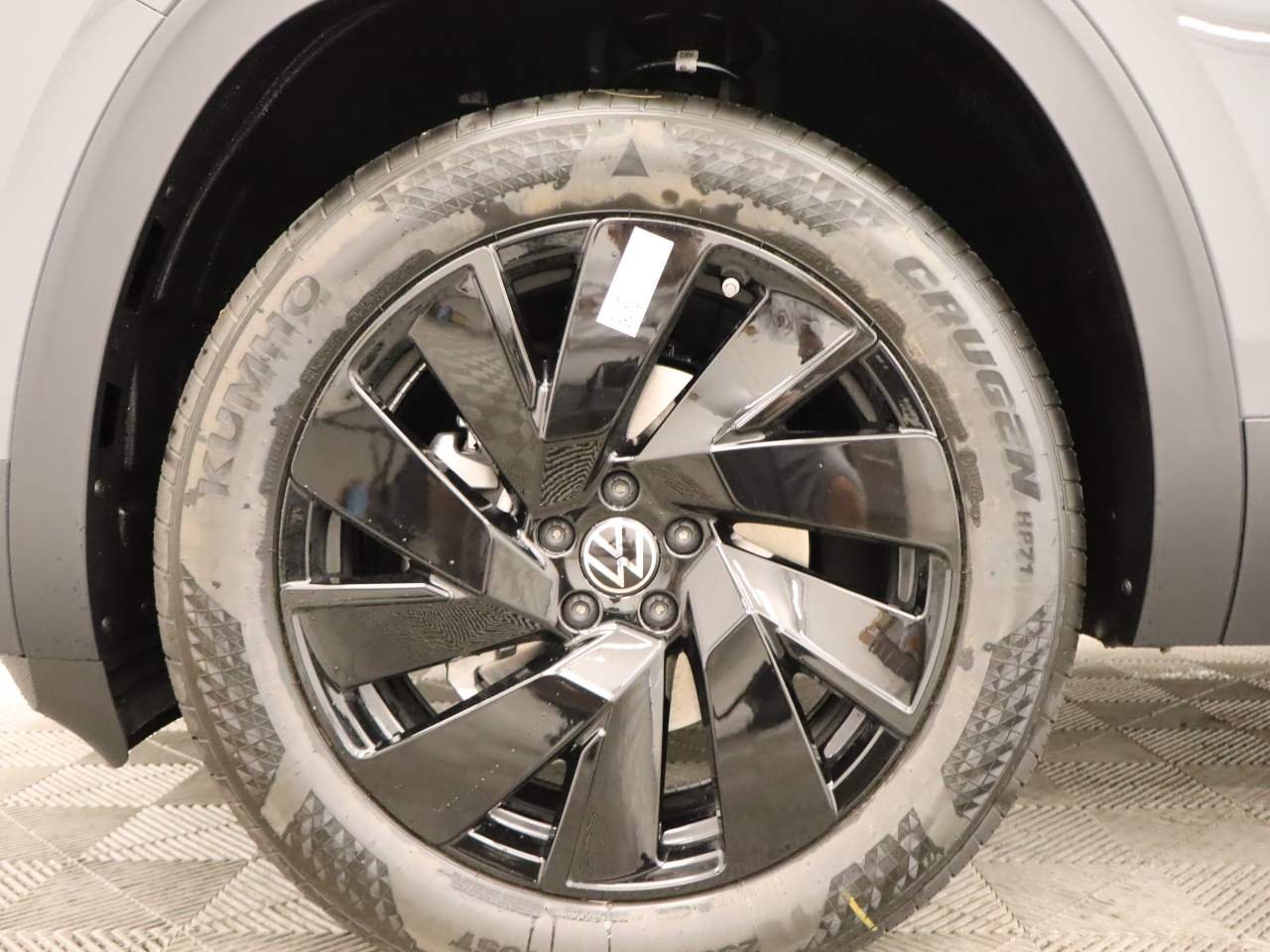 2026 Volkswagen Atlas Cross Sport SE w/Tech - Photo 6