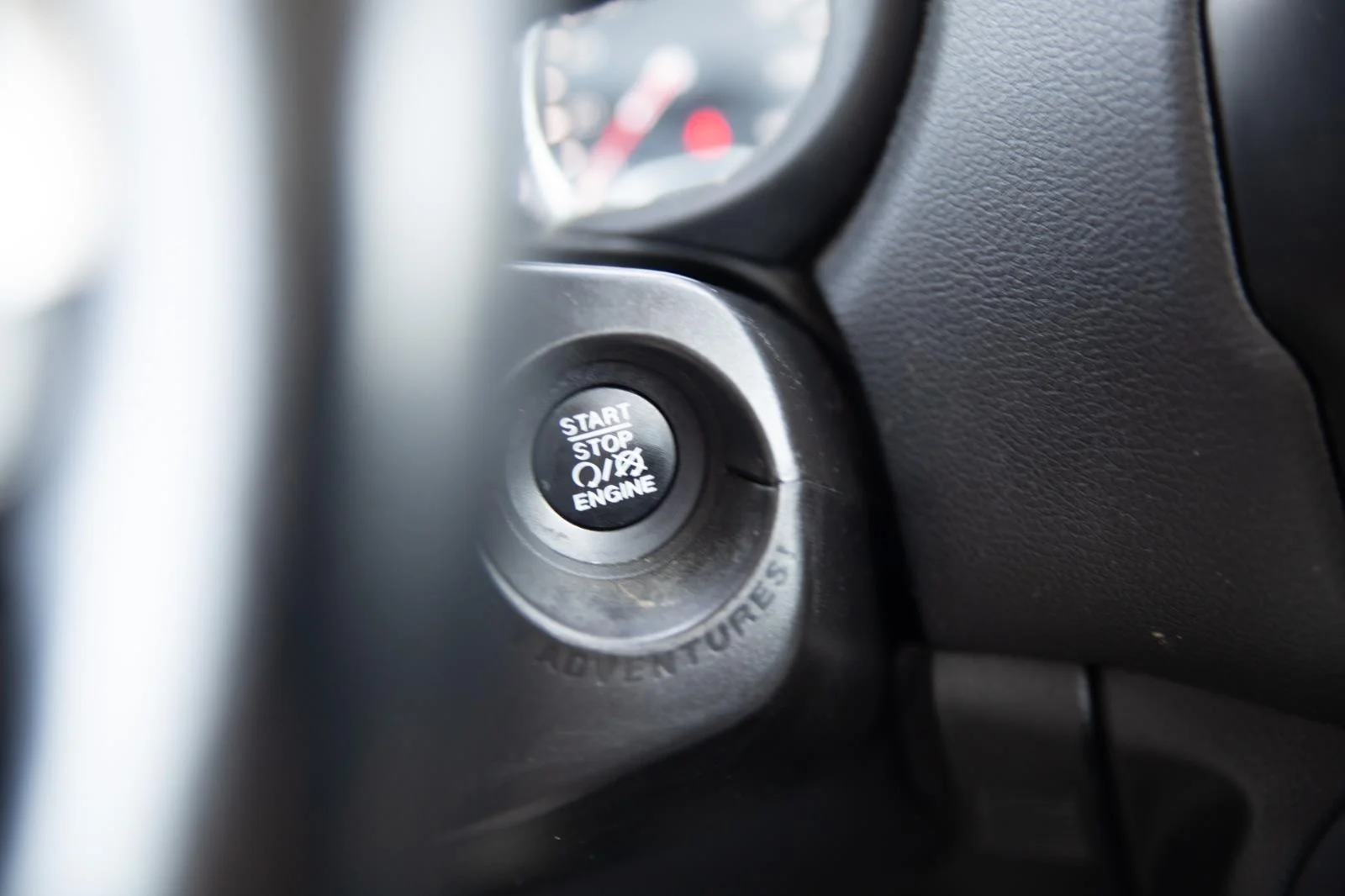 Used 2021 Graphite Gray Jeep Latitude image 13