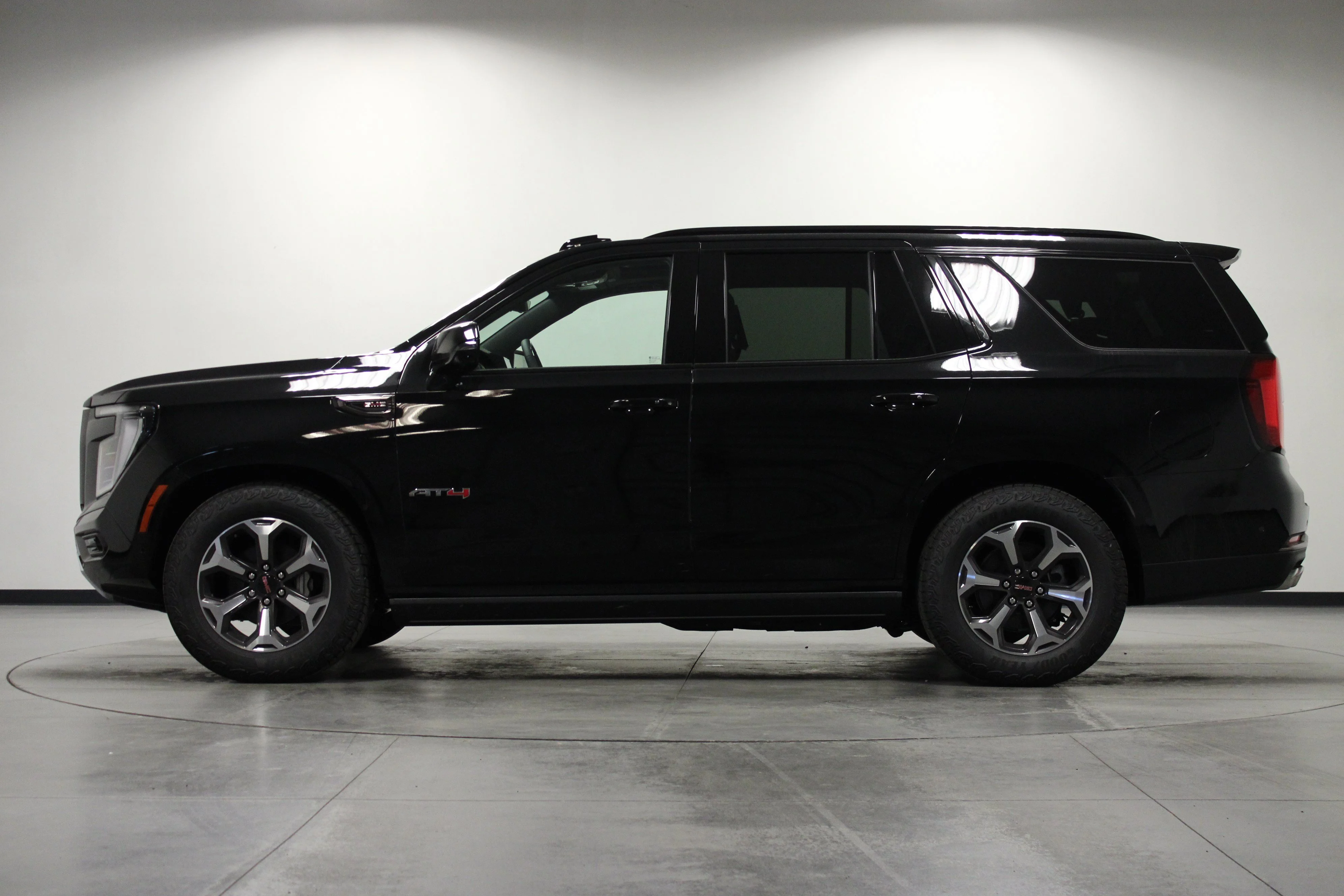 2026 GMC Yukon AT4 Ultimate - Photo 6