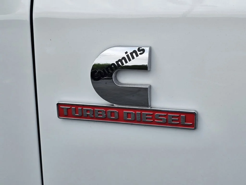 Used 2024  Ram Laramie image 8