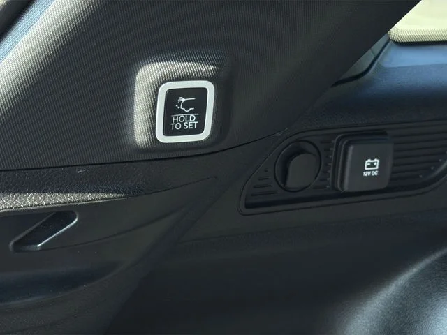 Used 2025 Black Jeep Laredo image 37