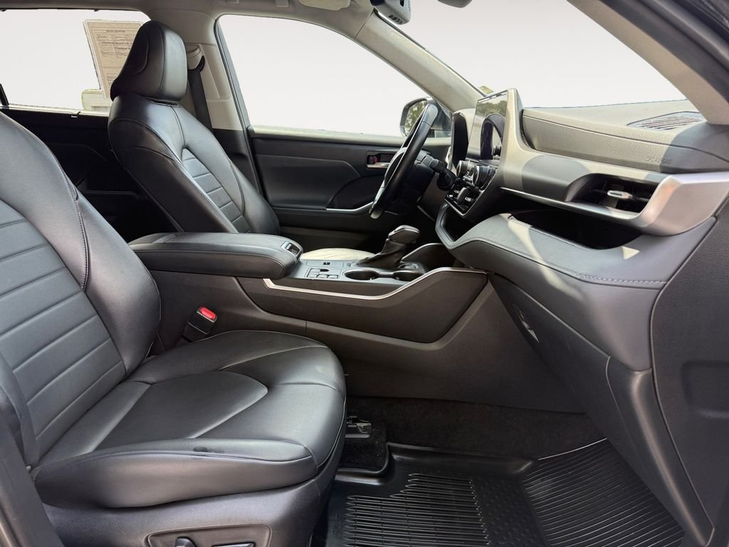Used 2023 Black Toyota XLE image 15
