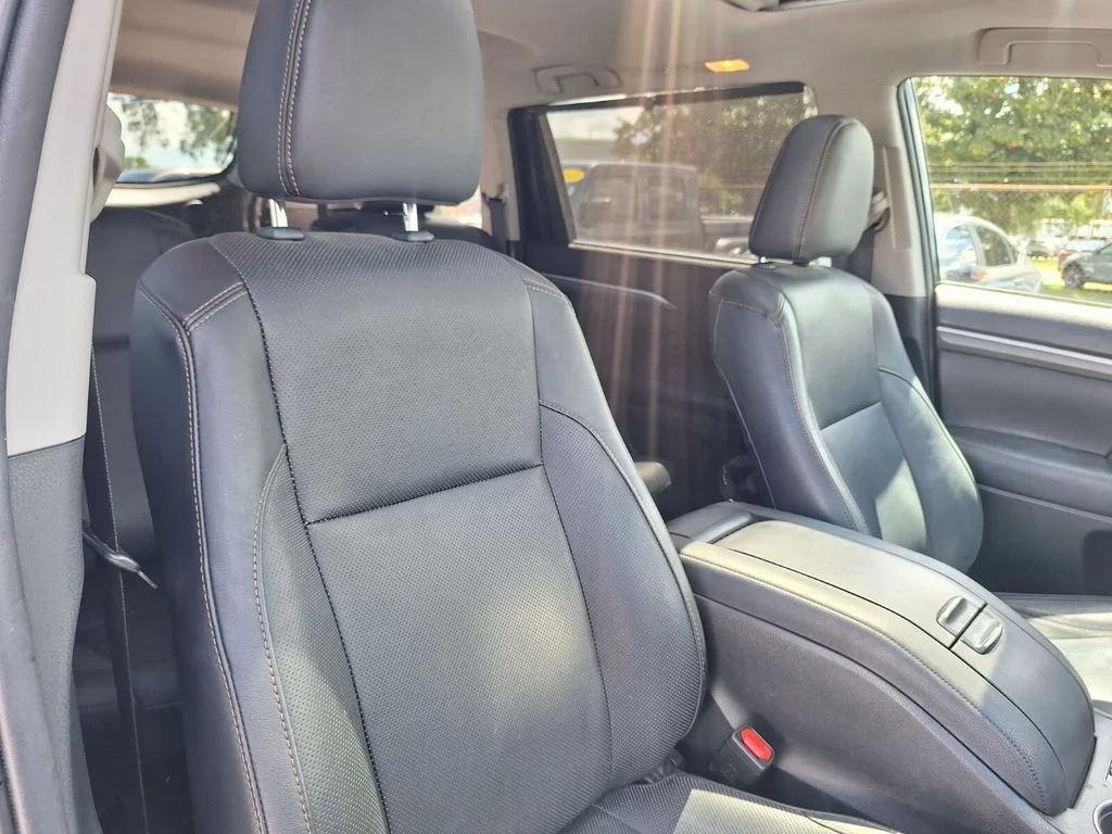Used 2019 Black Toyota Limited image 28