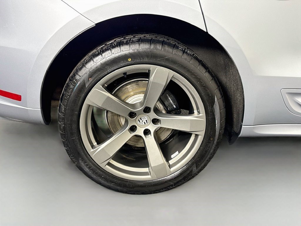 Used 2023 Dolomite Silver Metallic Porsche Base image 29