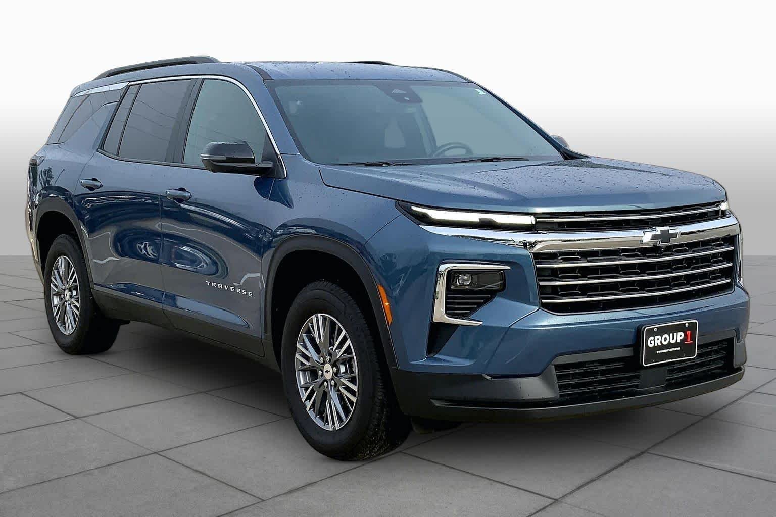 Used 2025 Lakeshore Blue Metallic Chevrolet FWD LT image 3