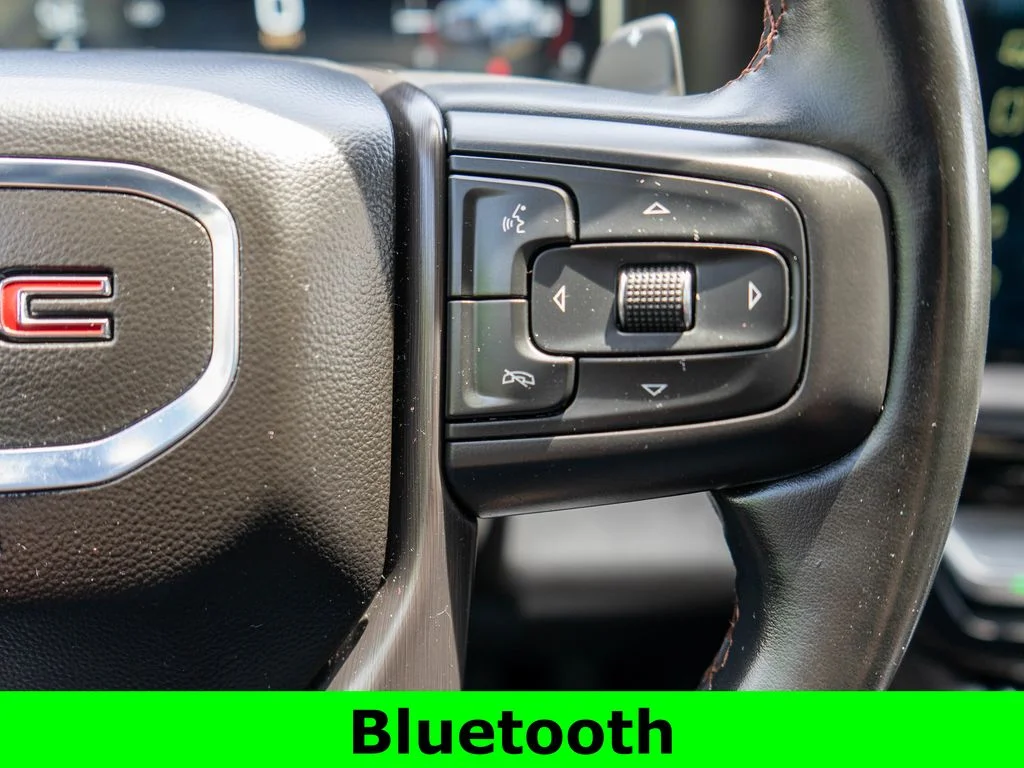 Used 2025 White GMC AT4 image 21