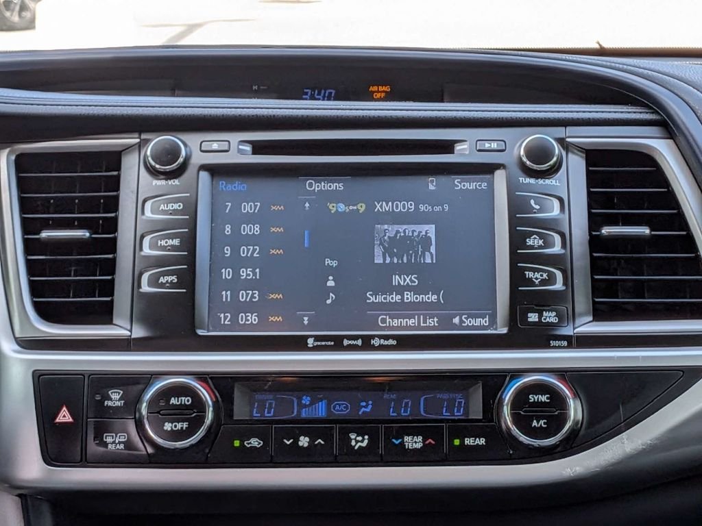 Used 2016 Gray Toyota XLE V6 image 18