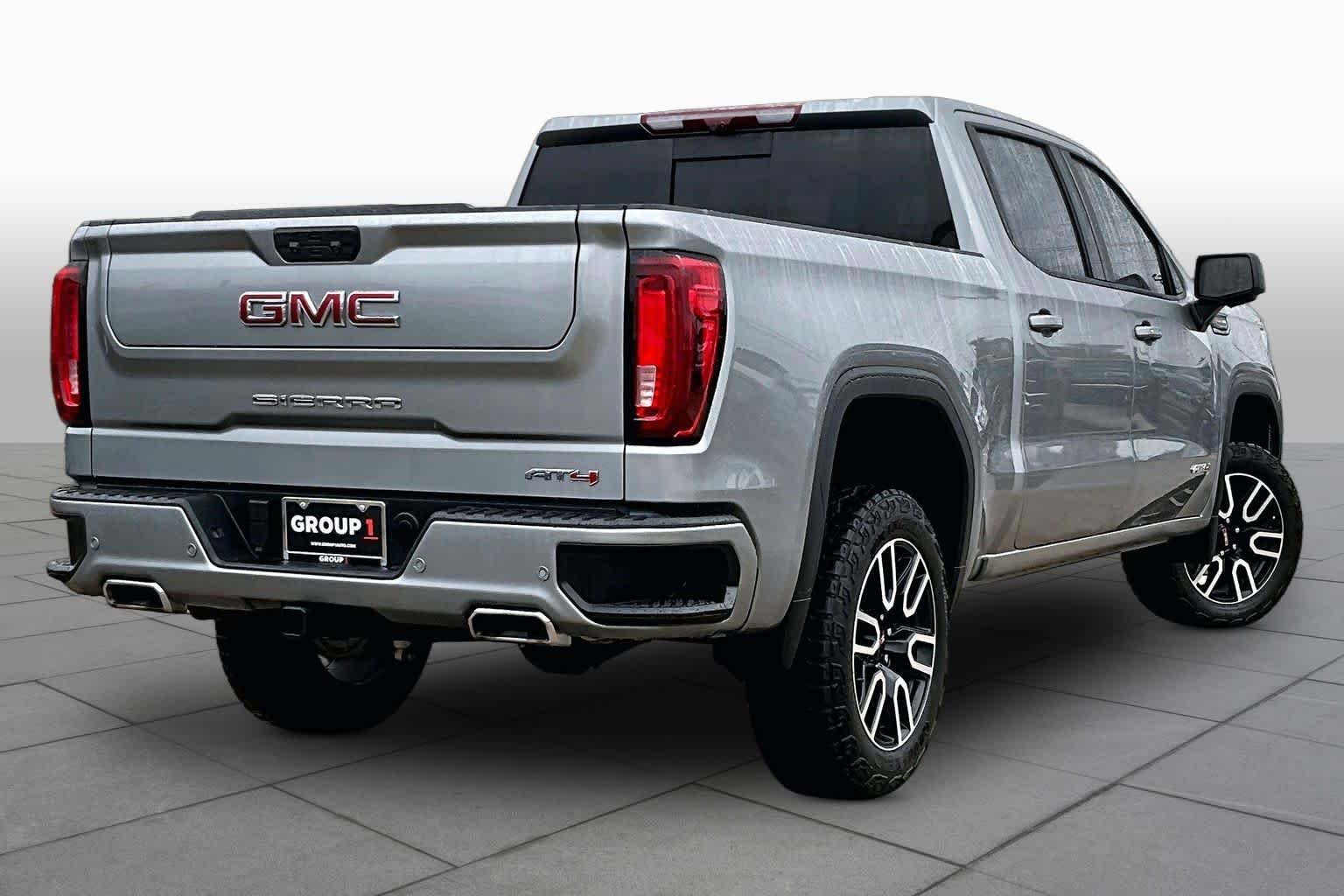 Used 2025 Sterling Metallic GMC AT4 image 13