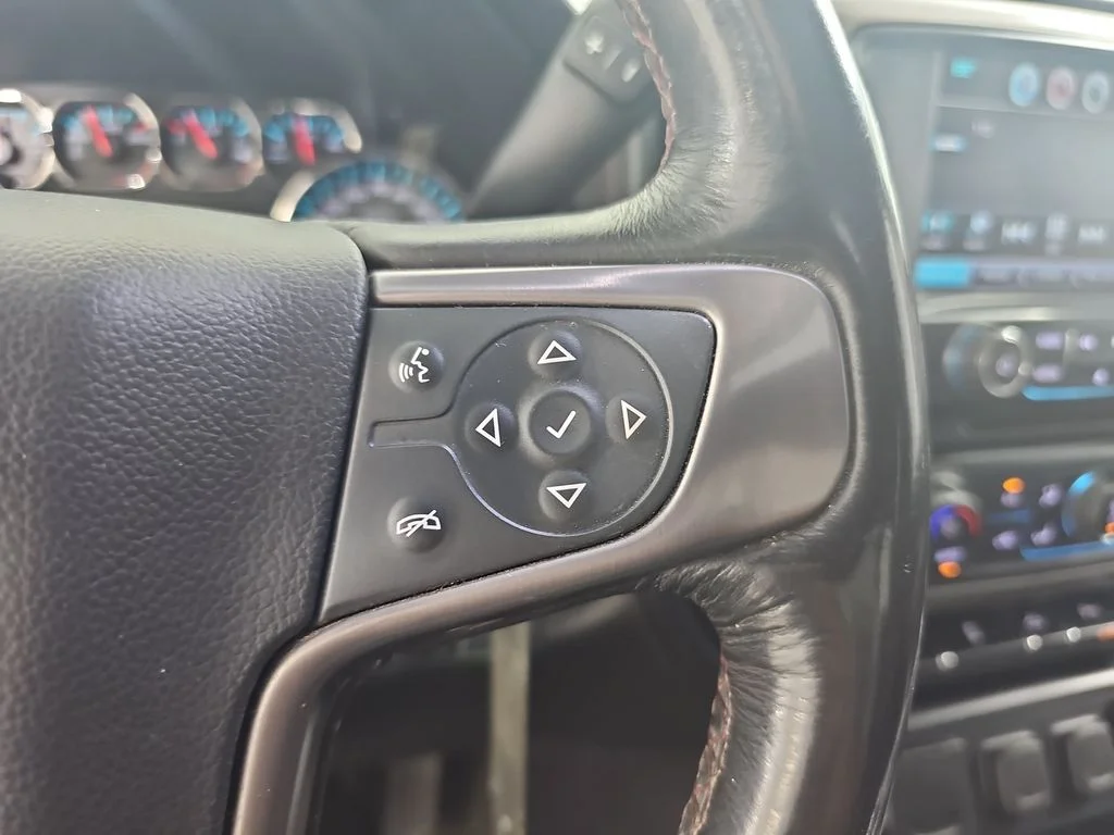 Certified Used 2018 White GMC SLT image 22