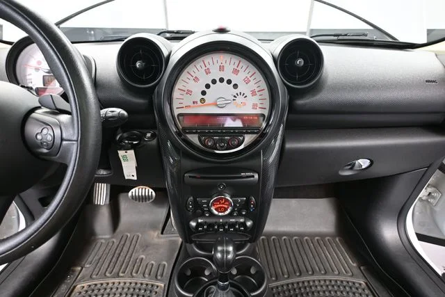 Used 2014 White MINI Paceman image 27