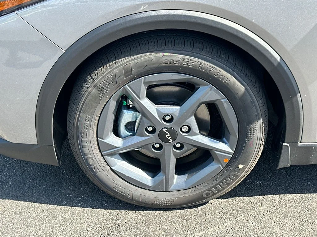New 2026 Gray Kia LXS image 11