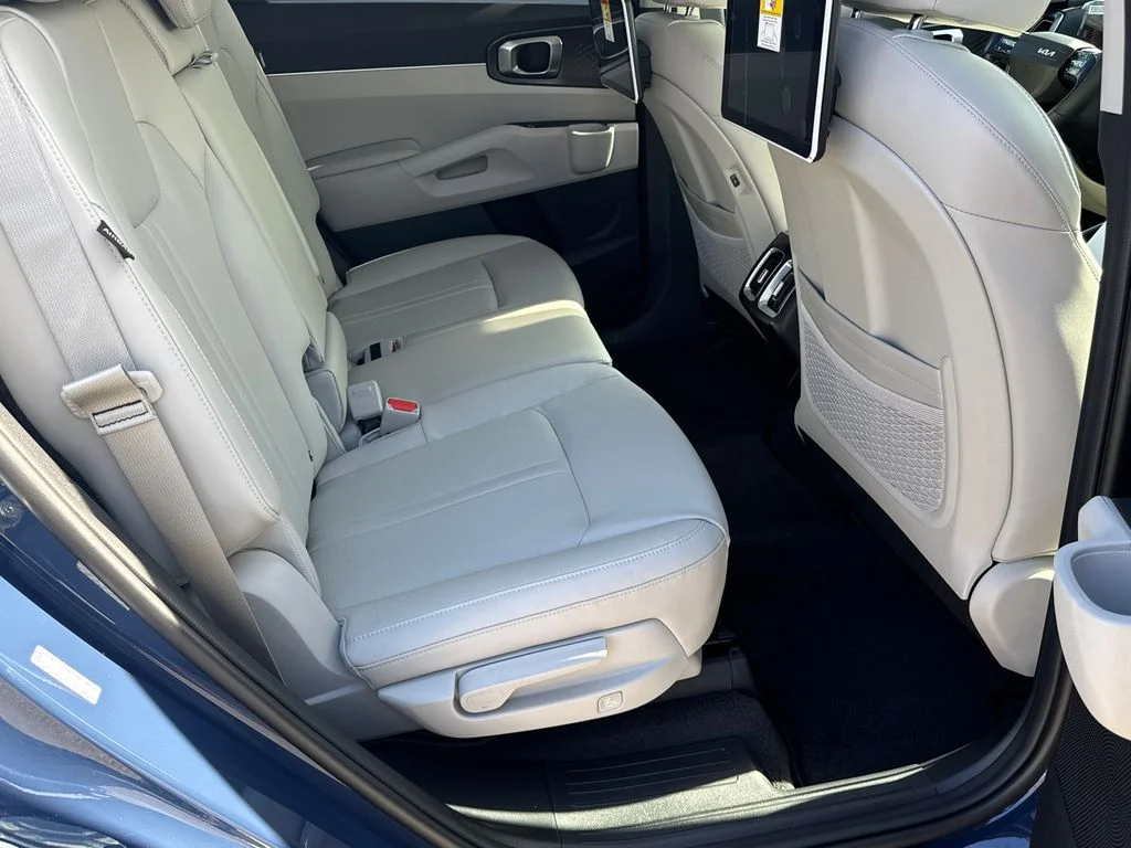 New 2026 Midnight Lake Blue Kia S image 15