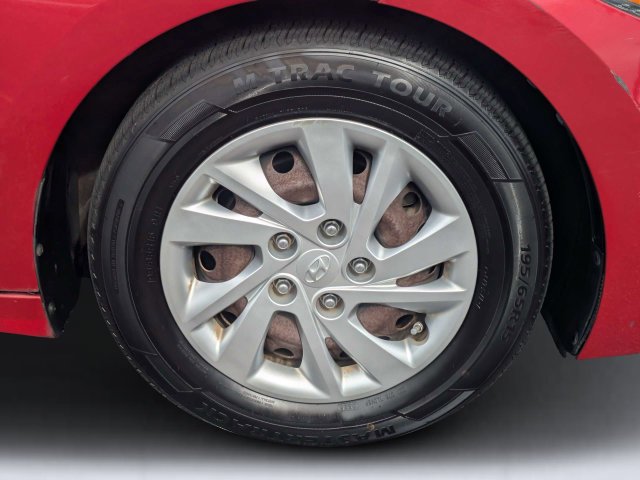 Used 2017 Scarlet Red Hyundai SE image 11