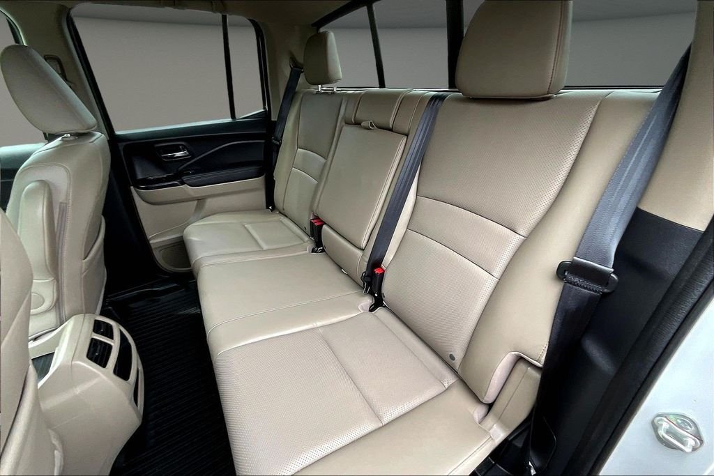 Used 2023 White Honda RTL image 26