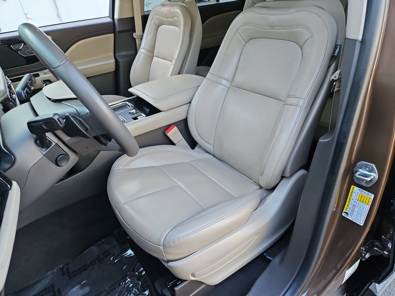 Used 2022 Bronze Smoke Metallic Clearcoat Lincoln Reserve image 17