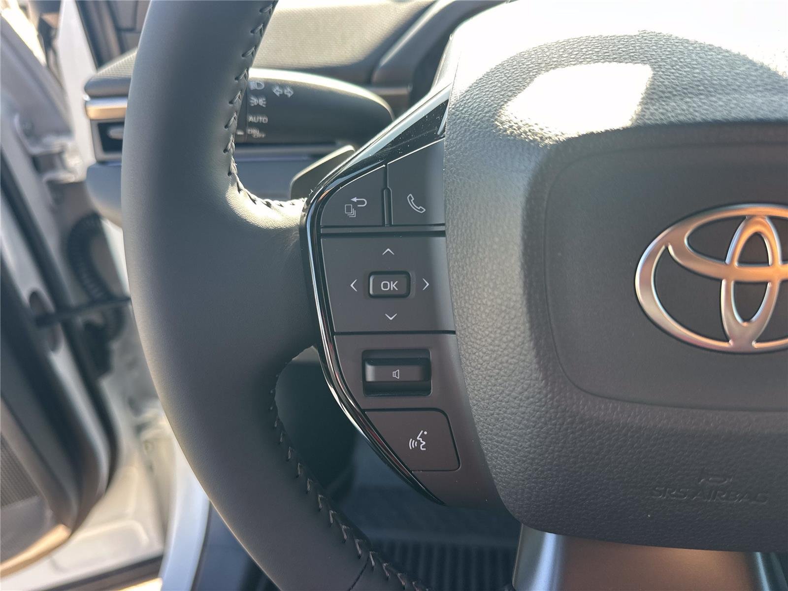 New 2026 Wind Chill Pearl <sup>1</sup> Toyota  XLE image 10