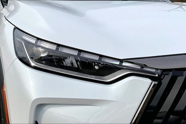 New 2027 2T RAD WHT INFINITI Autograph image 29