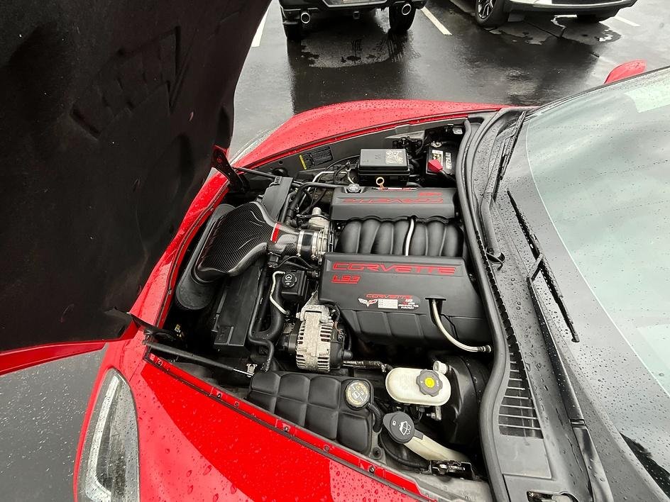 Used 2009 Red Chevrolet Base image 3