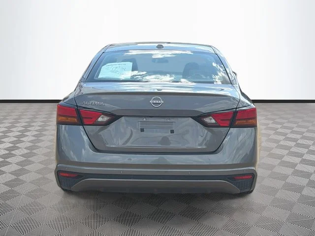 Used 2025 Gray Nissan 2.5 SV image 6