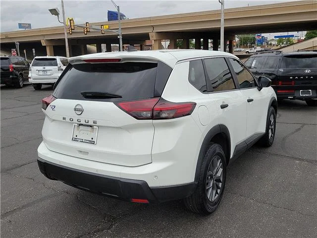 Used 2024 Glacier White Nissan S image 3