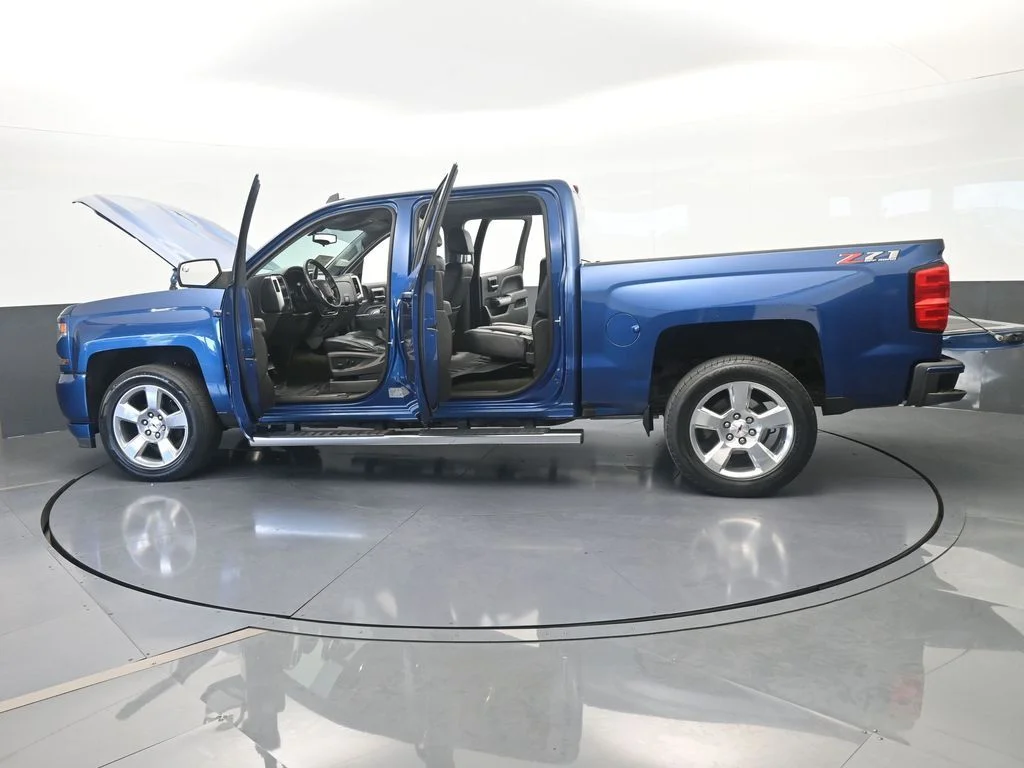 Used 2016 Deep Ocean Blue Metallic Chevrolet LT image 59