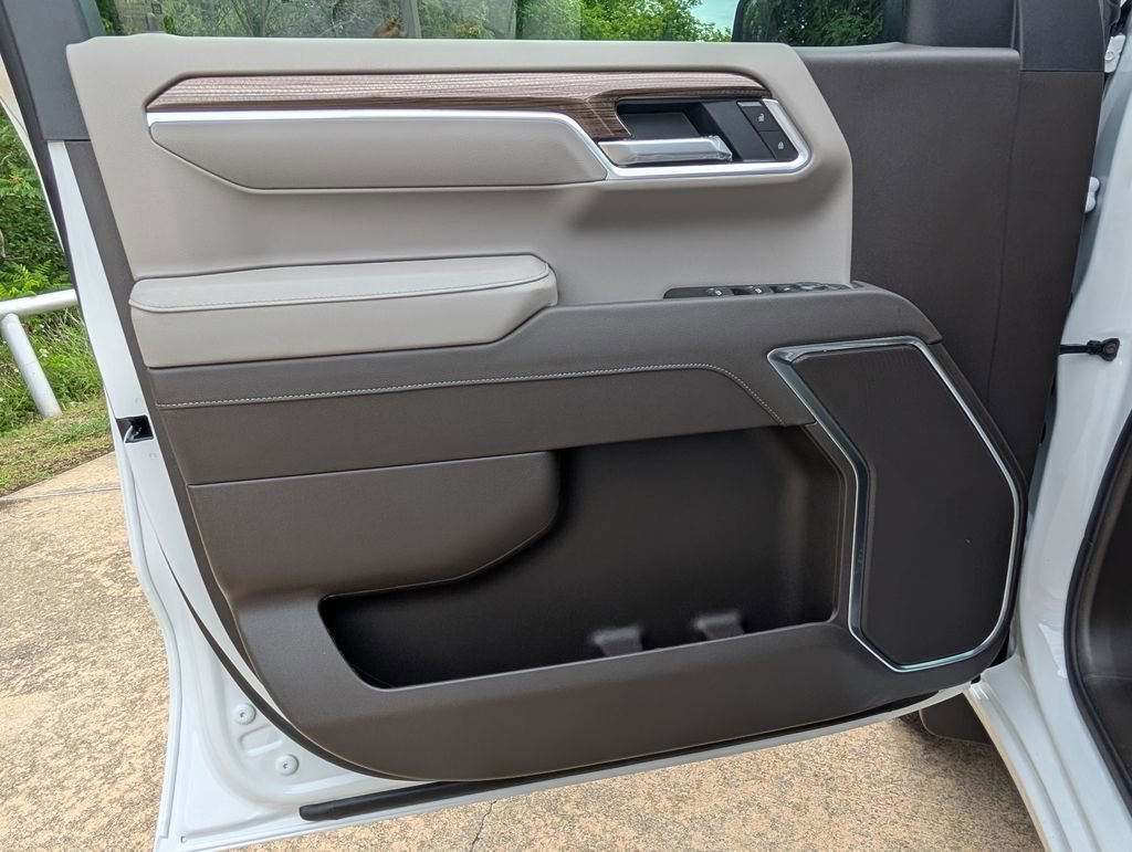 New 2026 Summit White Chevrolet LT image 12