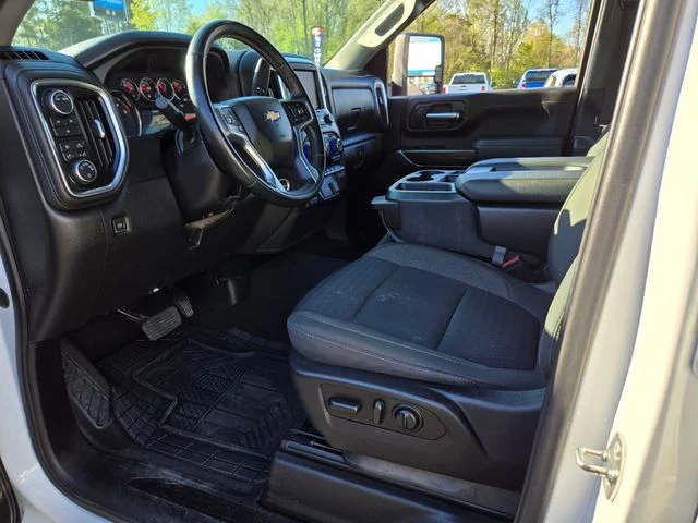 Used 2023 White Chevrolet LT image 11