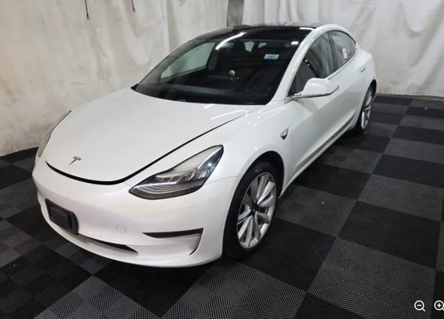 2020 Tesla Model 3 Standard Range Plus's photo
