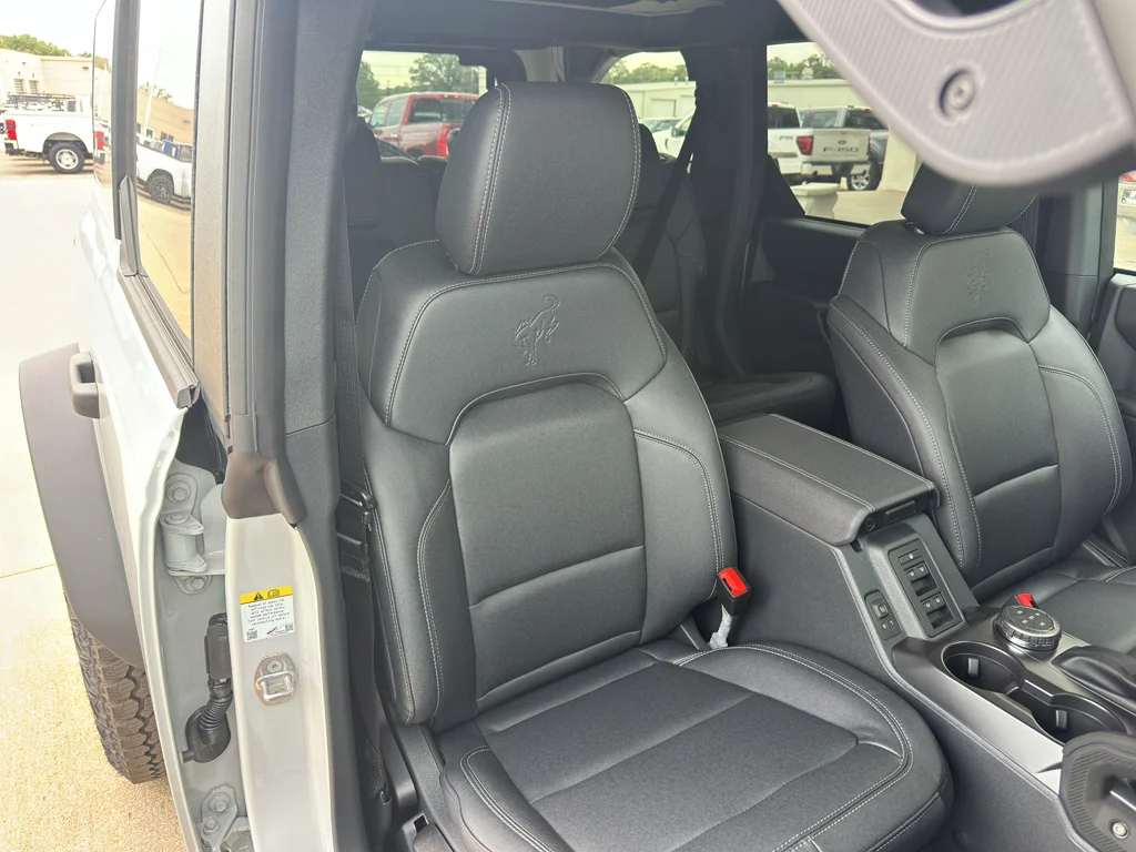 New 2026 Avalanche Gray Ford Badlands® image 32
