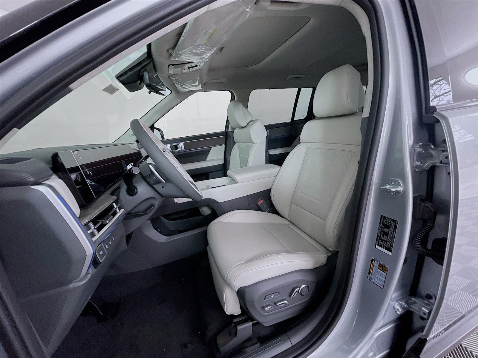 Used 2024 Shimmering Silver Hyundai Calligraphy image 14