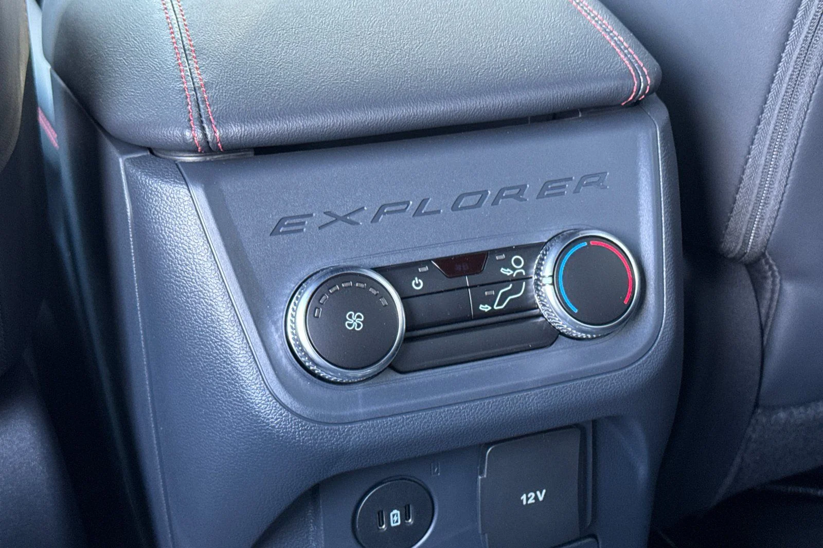 New 2026 Carbonized Gray Metallic Ford ST-Line image 14