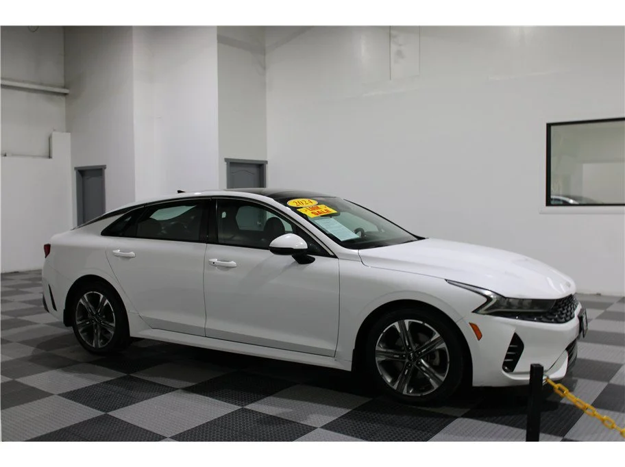 Used 2024 Glacial White Pearl Kia EX image 1